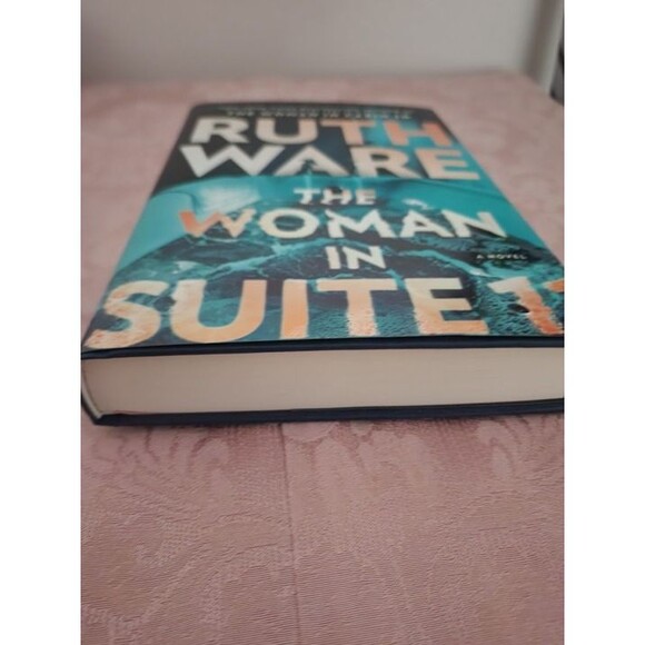 The Woman in Suite 11-Ruth Ware-Hardback Book-Never Read! - Picture 3 of 5